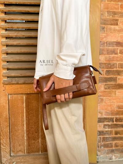 Ariel Hitam
